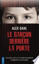 Le garçon derrière la porte